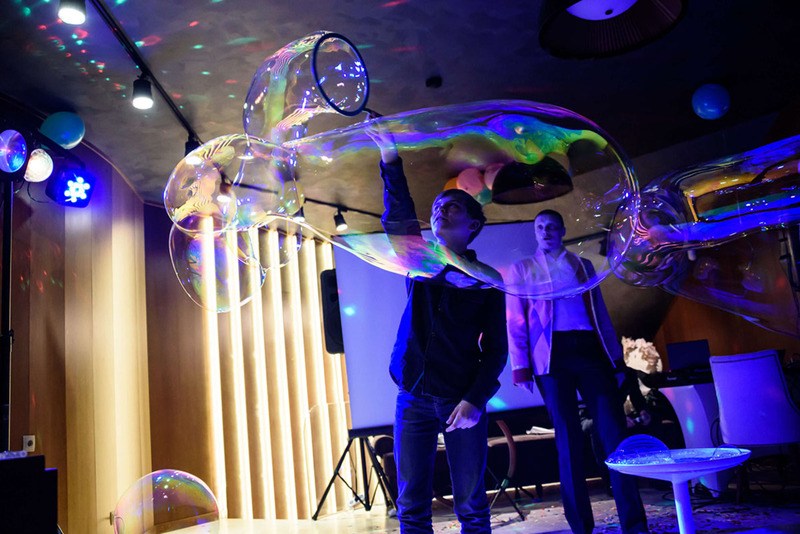 Гигантское мыльное шоу с участием Потешки