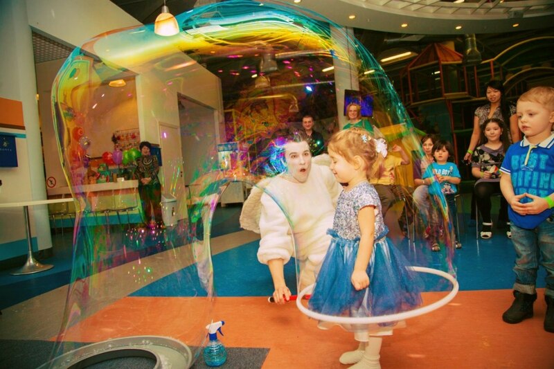 Шоу Гигантских Мыльных Пузырей "Прыг-Скок"