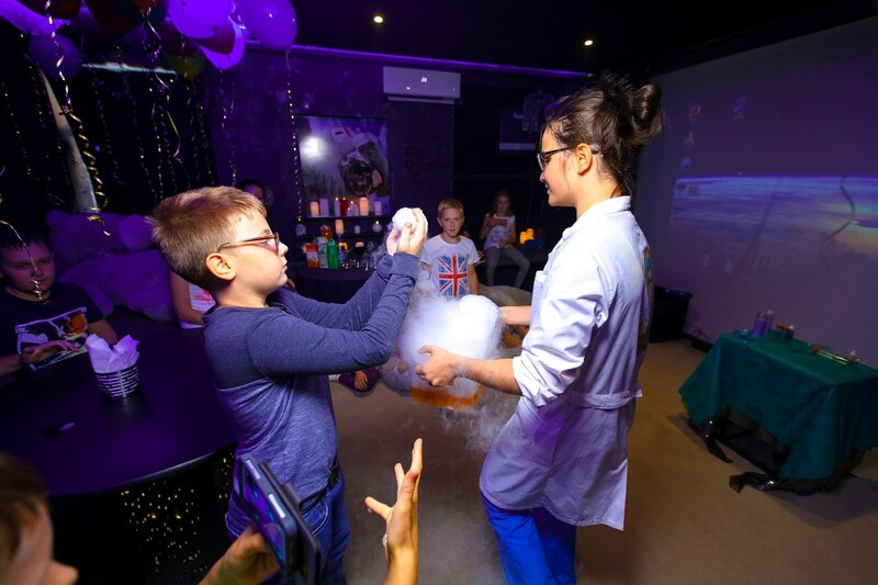 Крио-шоу с жидким азотом и приготовлением мороженого  в "Пандора"