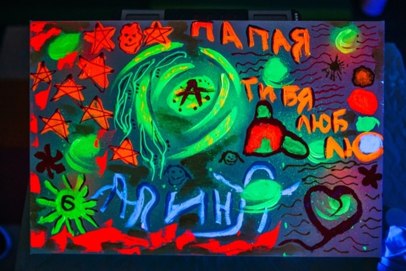 Неоновое чудо для детей в "Пандора"